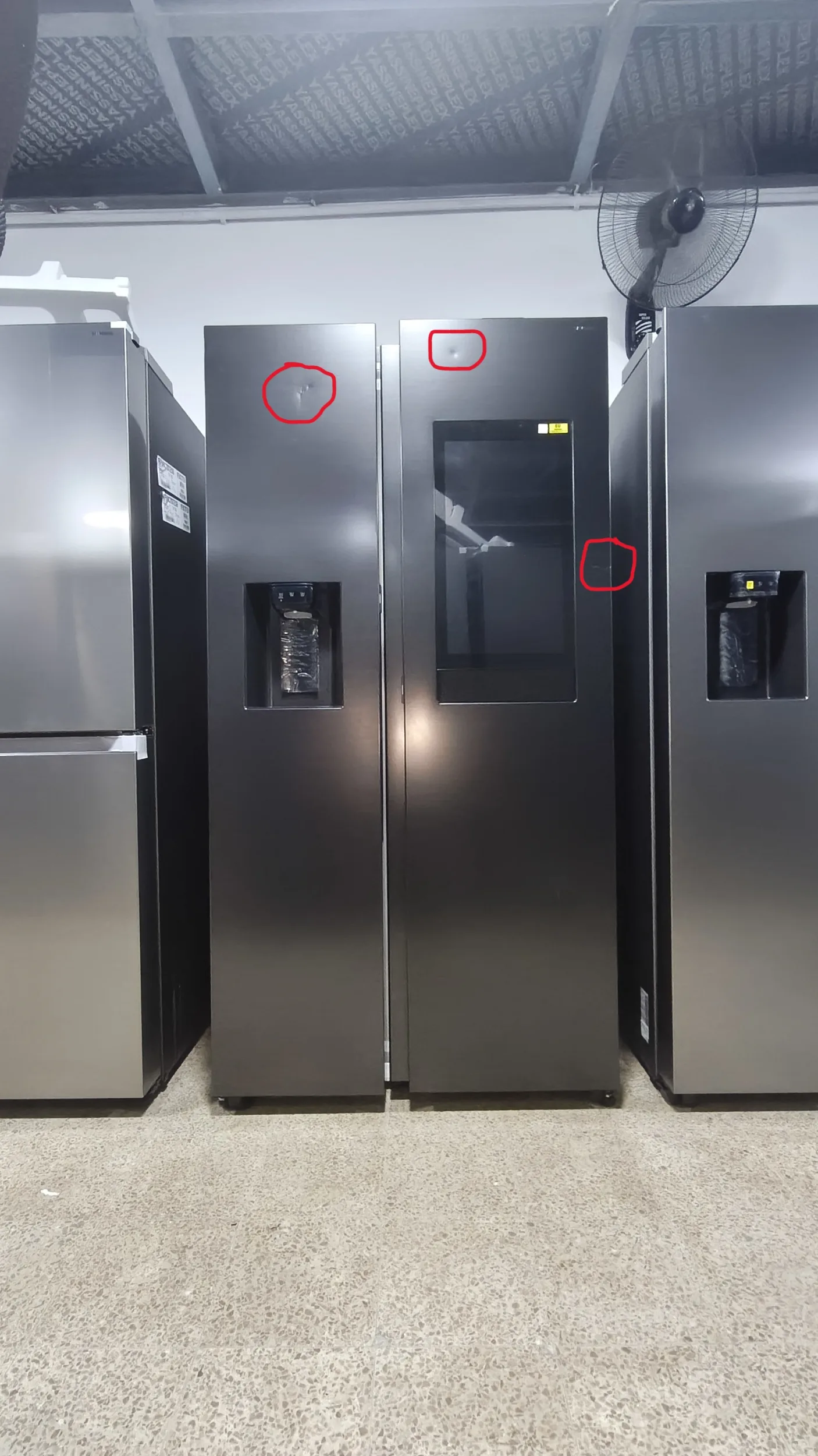 SAMSUNG SideBySide Family HUB screen , and Auto Open door