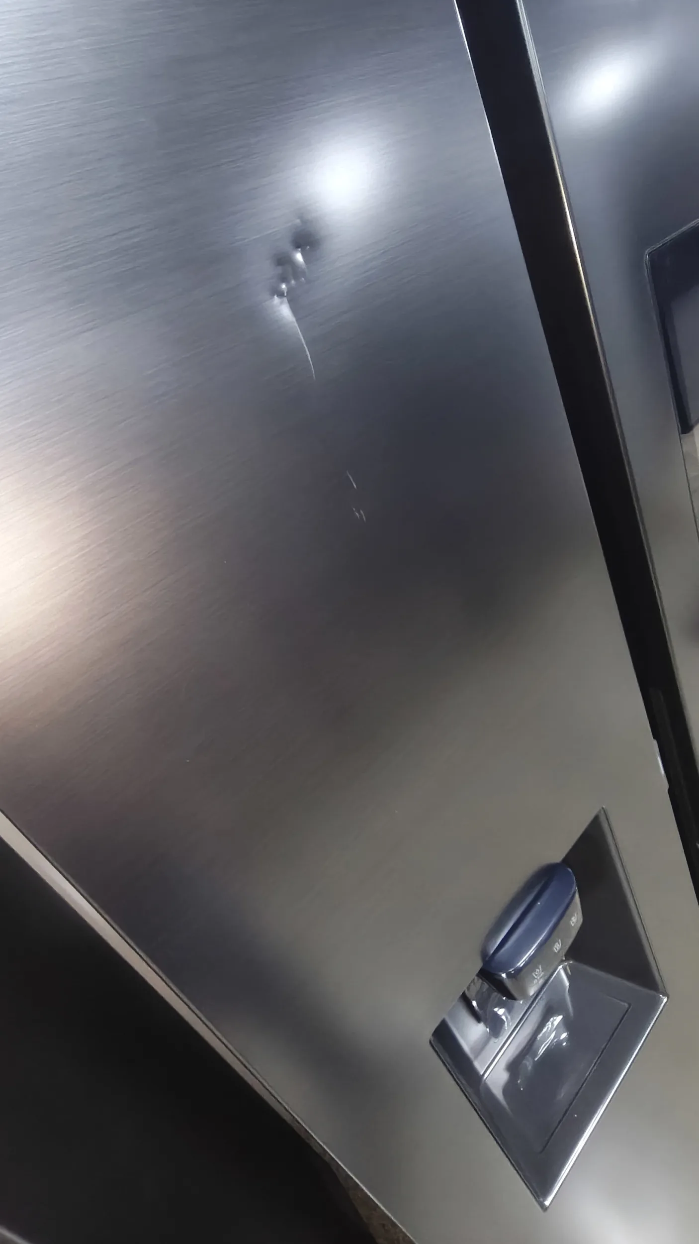 SAMSUNG SideBySide Family HUB screen , and Auto Open door - Image 3